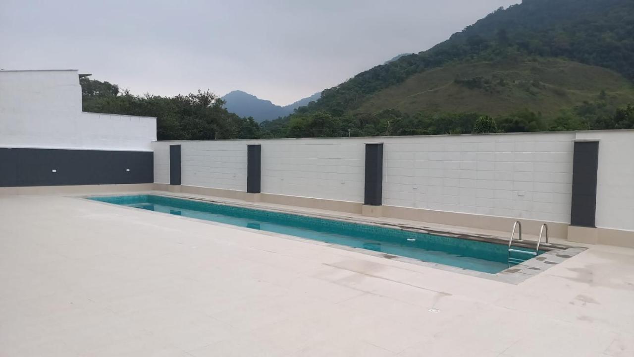 Ap Novo Ubatuba com Varanda Gourmet, Piscina e Wi-Fi Exterior foto